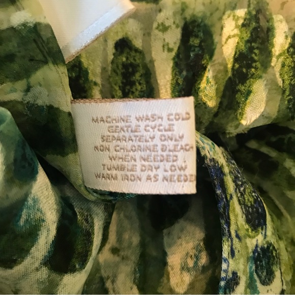 Chico’s Sheer Green Blouse - Picture 7 of 8